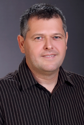 Száraz Tamás